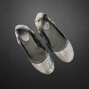 🖤 GUC🖤 COLE HAAN Grey Snakeskin Flats